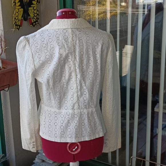 Bryan 's cream coloured light weight blazer - Picture 2 of 6